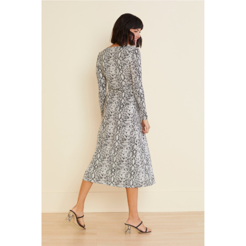 GOOD AMERICAN NWT The Runaround Animal Print Long Sleeve Wrap Dress // XS - Picture 3 of 15